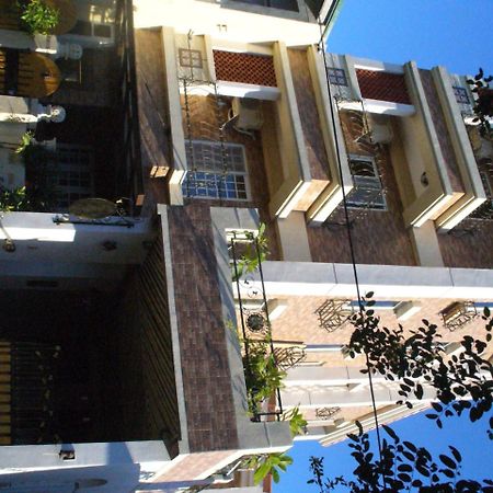 Alongs Garden Bed and Breakfast Heng-ch'un Exteriör bild