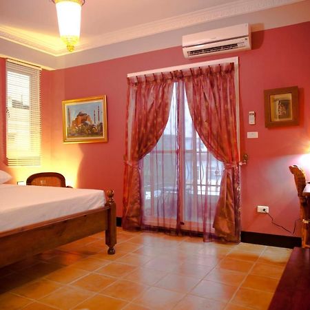 Alongs Garden Bed and Breakfast Heng-ch'un Exteriör bild