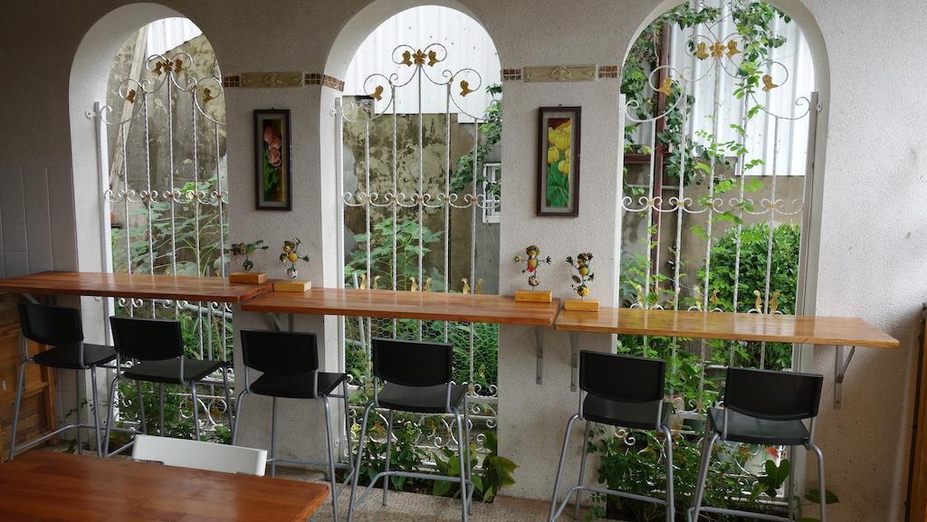 Alongs Garden Bed and Breakfast Heng-ch'un Exteriör bild
