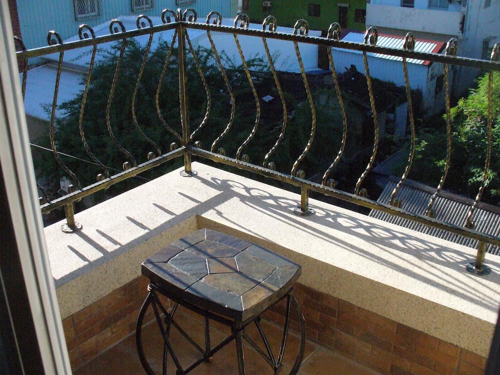Alongs Garden Bed and Breakfast Heng-ch'un Exteriör bild