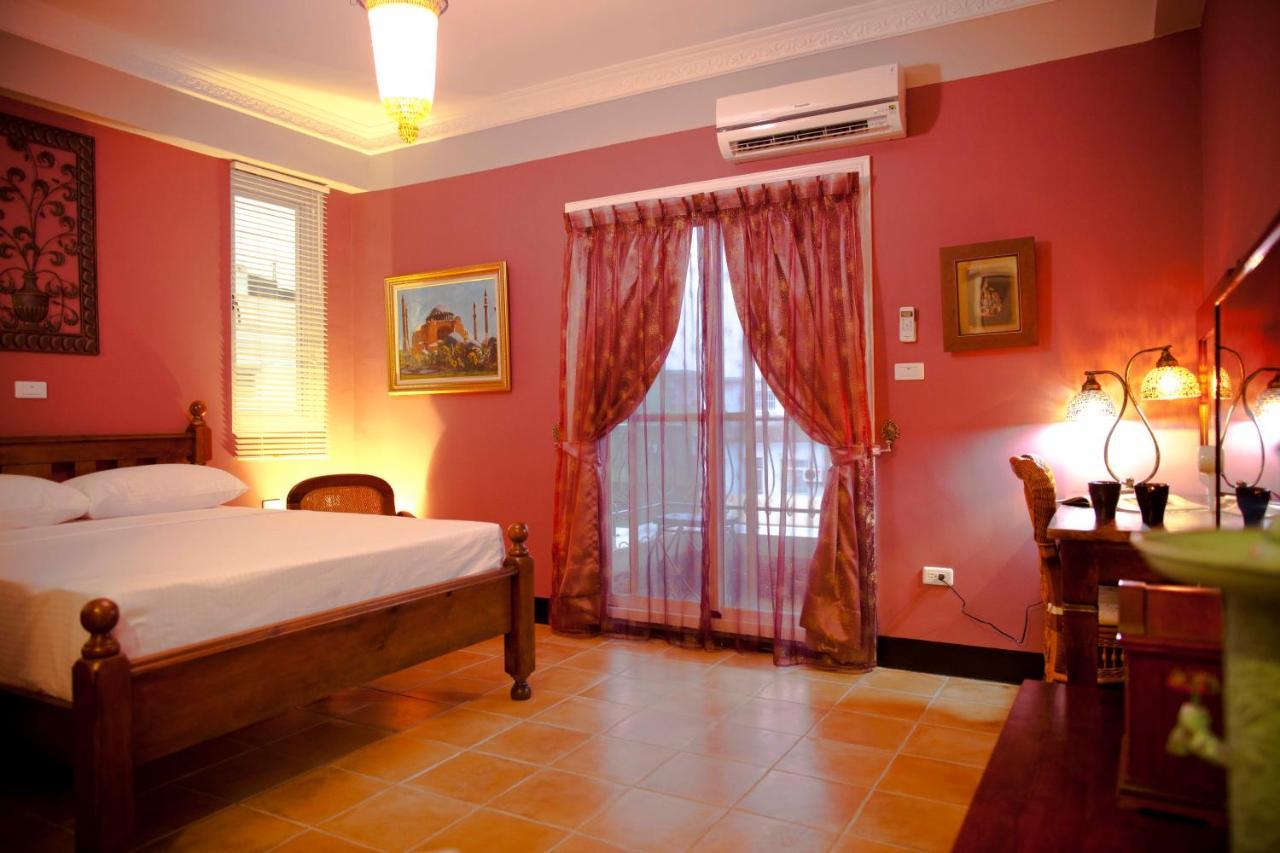 Alongs Garden Bed and Breakfast Heng-ch'un Exteriör bild