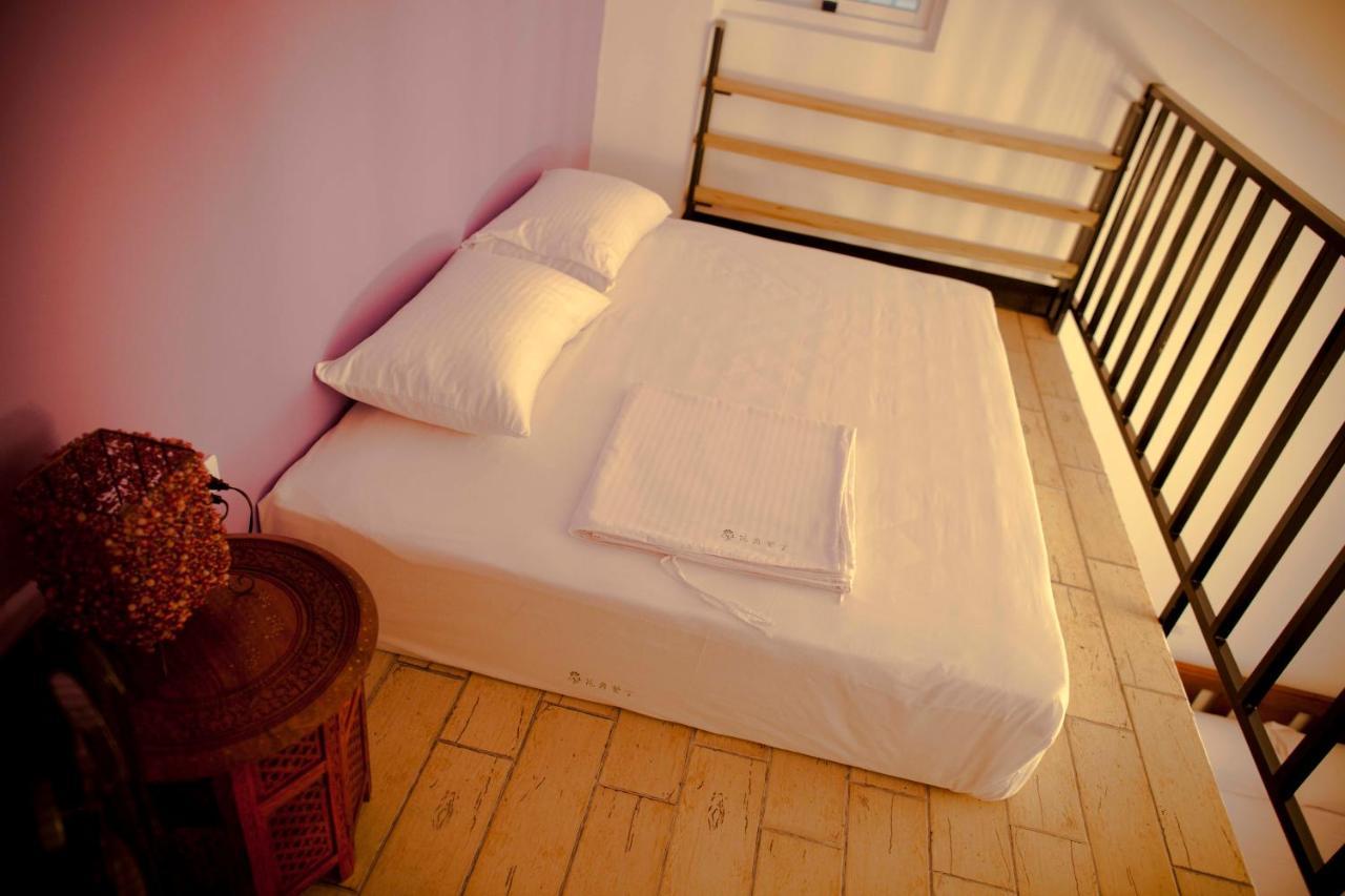 Alongs Garden Bed and Breakfast Heng-ch'un Exteriör bild